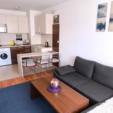 Belvedere Club Private *