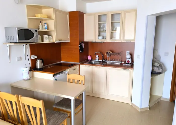 Belvedere Club Private *